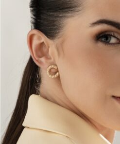 Alternative view of Meia Argola Torcida - Banho Ouro 18K