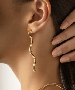 Alternative view of Brinco Fio Torcido – Banho Ouro 18K