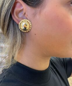 Alternative view of Brinco Redondo Detalhado – Banho de Ouro 18K