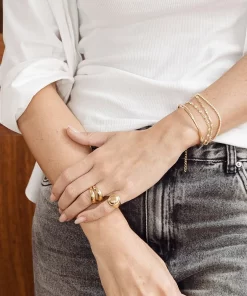 Alternative view of Anel Redondo Regulável – Banho de Ouro 18K